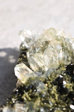 エピドート「森の神秘」Epidote|天然石 原石 鉱物 パワーストーン | EP-H-001