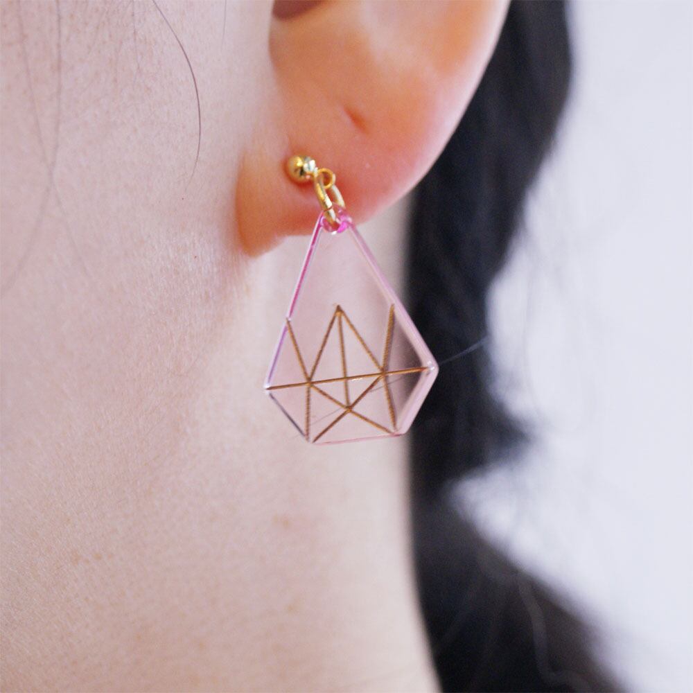 アクリルダイヤモンド雫ピアス/イヤリング | 世界のかわいいもの
