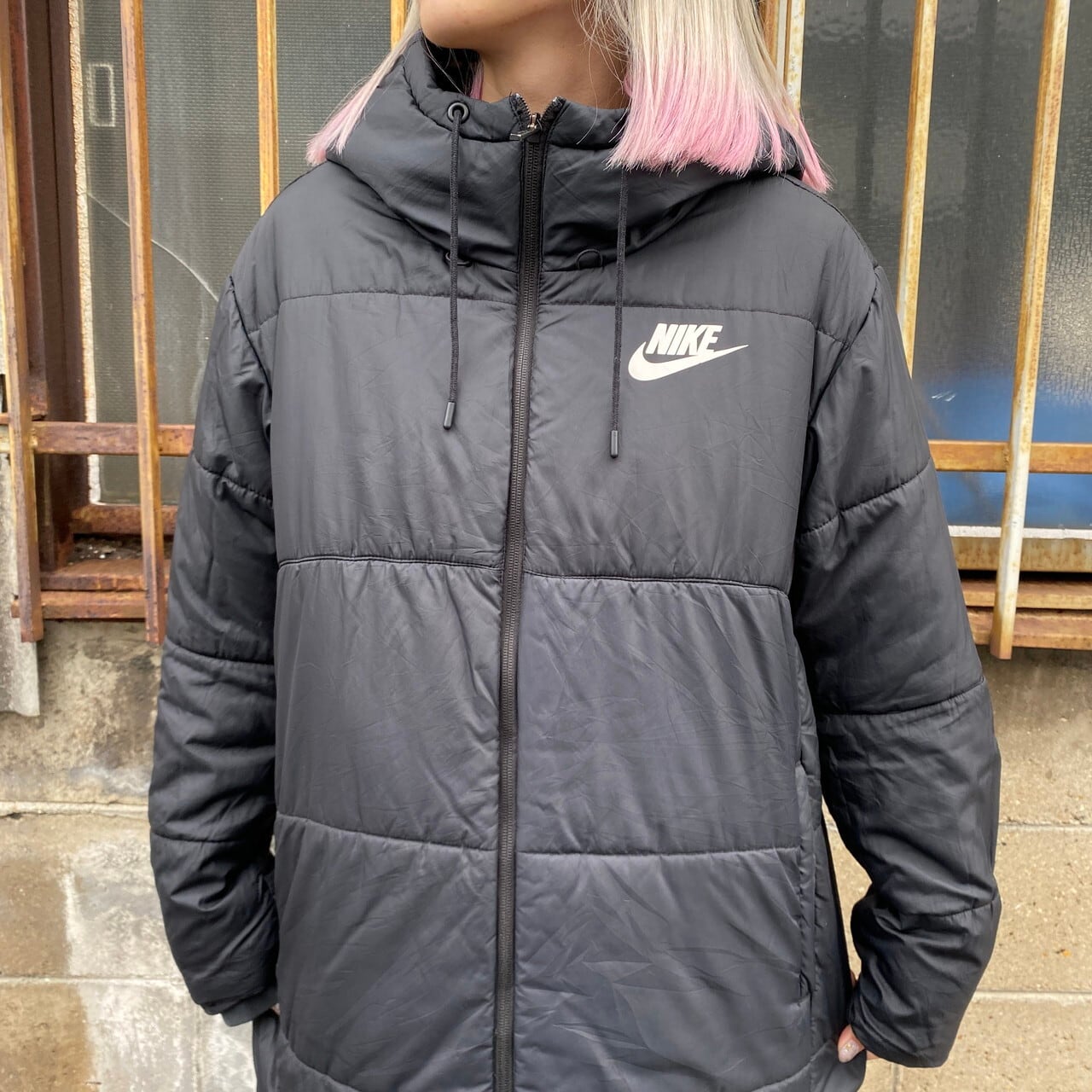 NIKE ナイキ シンセティック フィル フルジップジャケット レディースL古着 ブラック 黒  レディース【ナイロンジャケット】【CS2301-30】【3anniv】 | cave 古着屋【公式】古着通販サイト