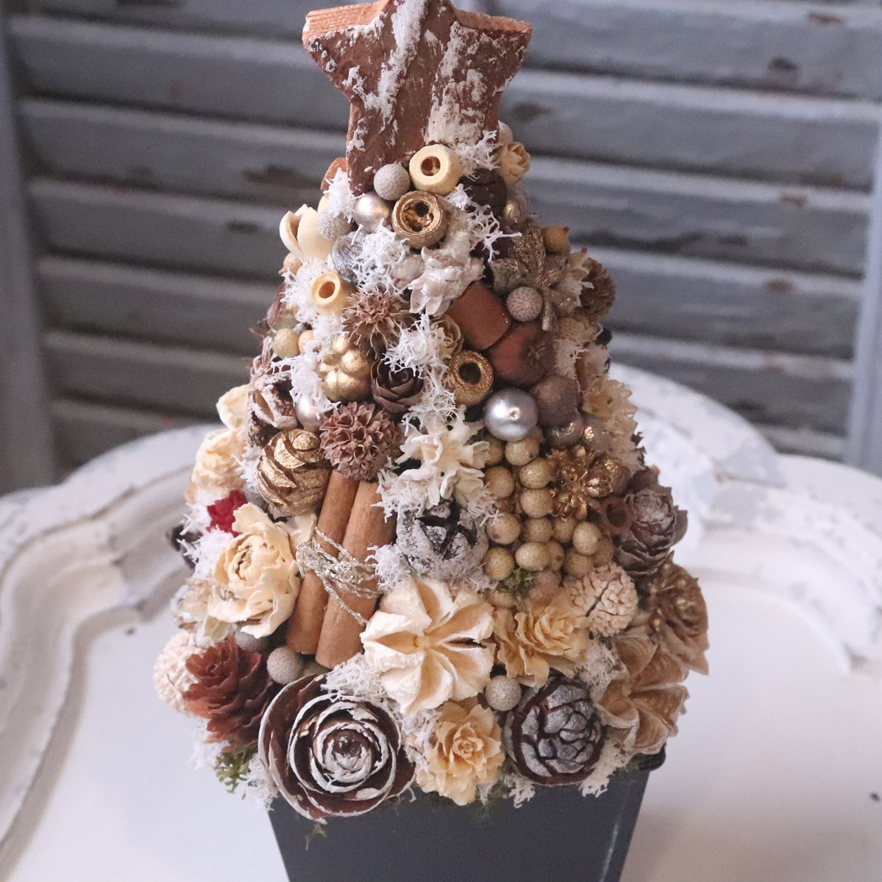 木の実ツリーL　1点もの｜木の実の小さなクリスマス飾り　木の実いっぱい　冬のナチュラルインテリア　プレゼント　推し活におすすめ　