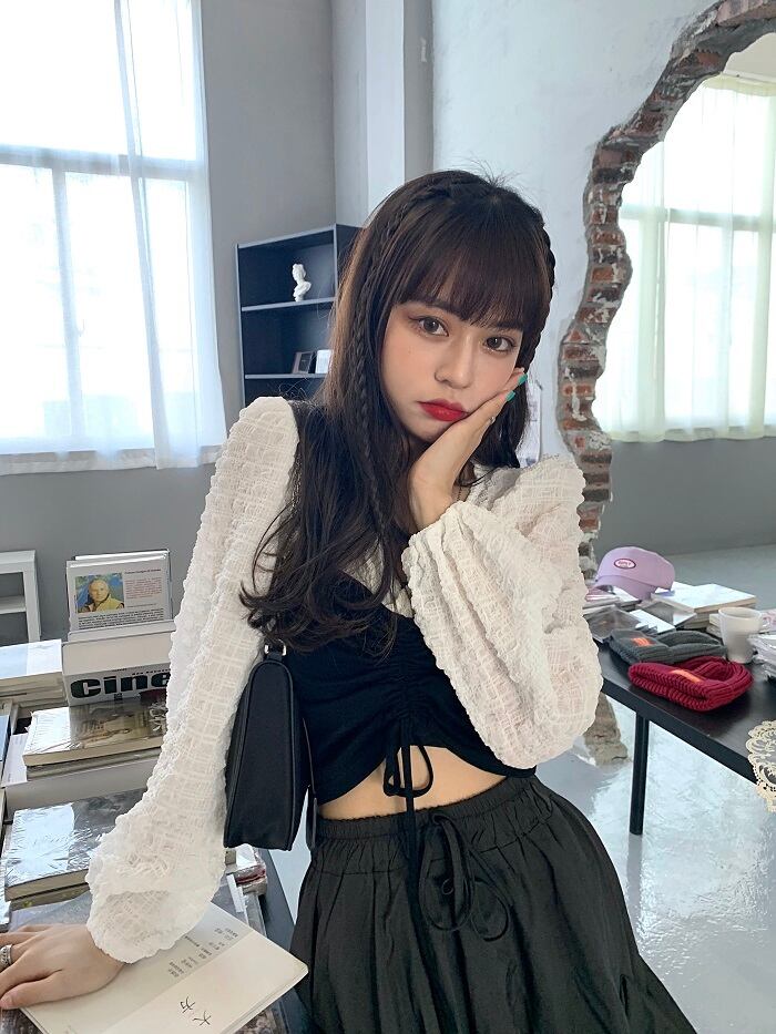 Tシャツ シャツ スリーブショートトップス スプリングホワイト ロング 春物 ブラックストロベリース38724525448