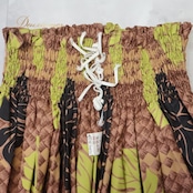 フラダンス 衣装 パウスカート エムエムジェイ ブラウン系 MMJ 日本製 シングル モンステラ柄 華やか 鮮やか かわいい シンプル ハワイアン アロハ ハワイアンプリント フラ ダンス レッスン 練習 グリーン系 ブラック系 モンステラ デザイン