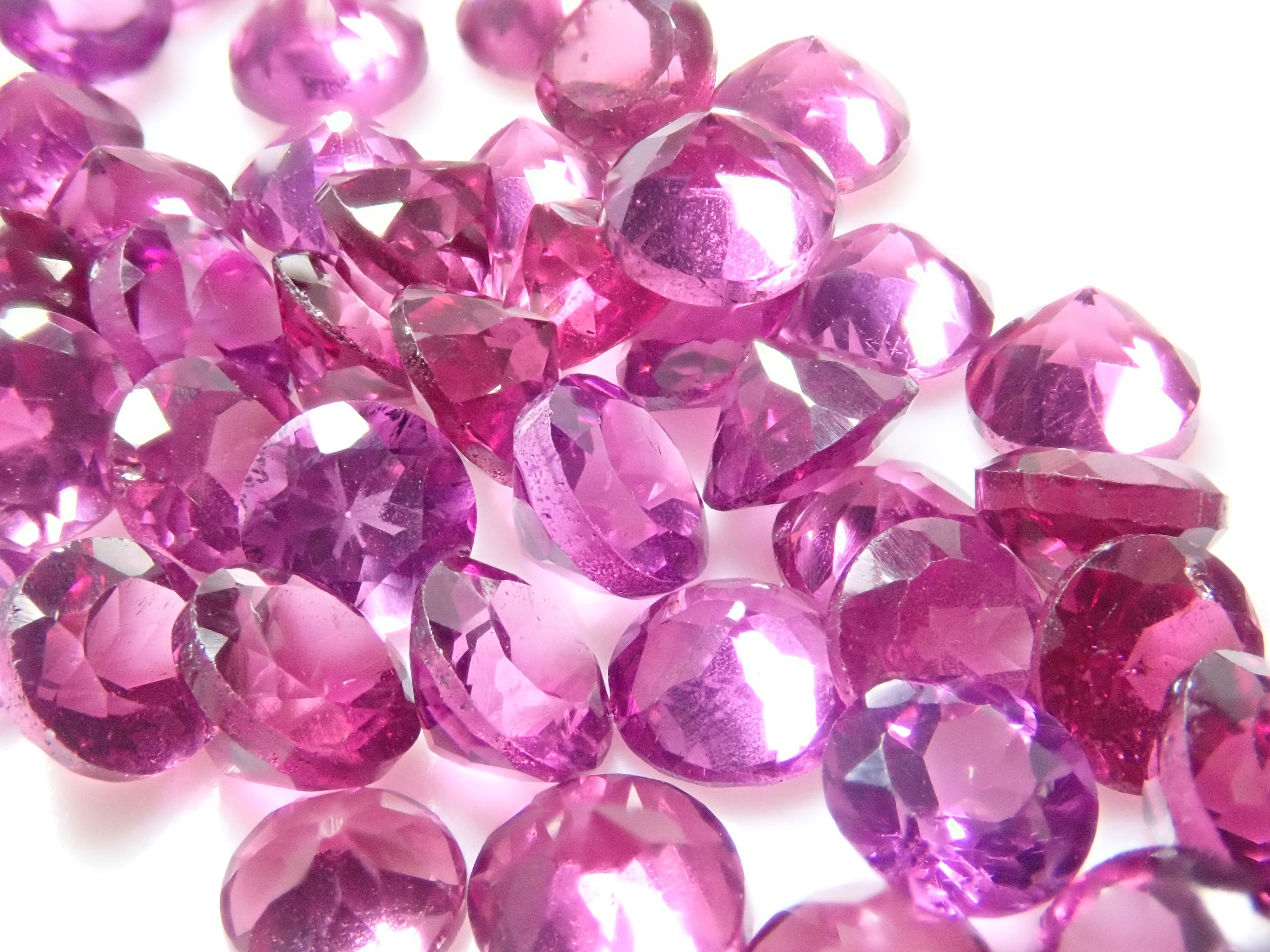 宝石ガチャンポ！！】グレープガーネット ～赤ぶどうを彷彿とさせる