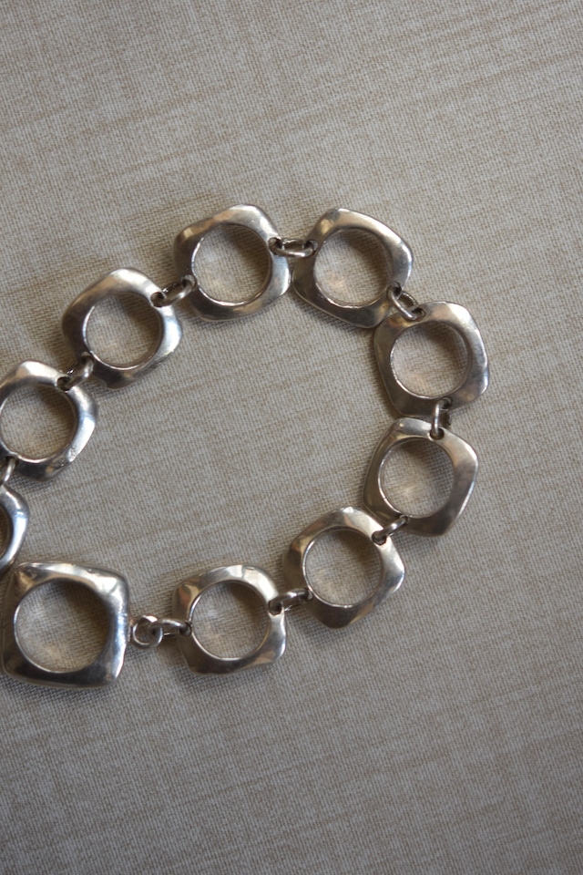 IORI/"Tiffany & Co." bracelet/square cushion