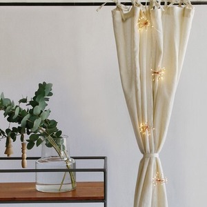 Blooming wire garland