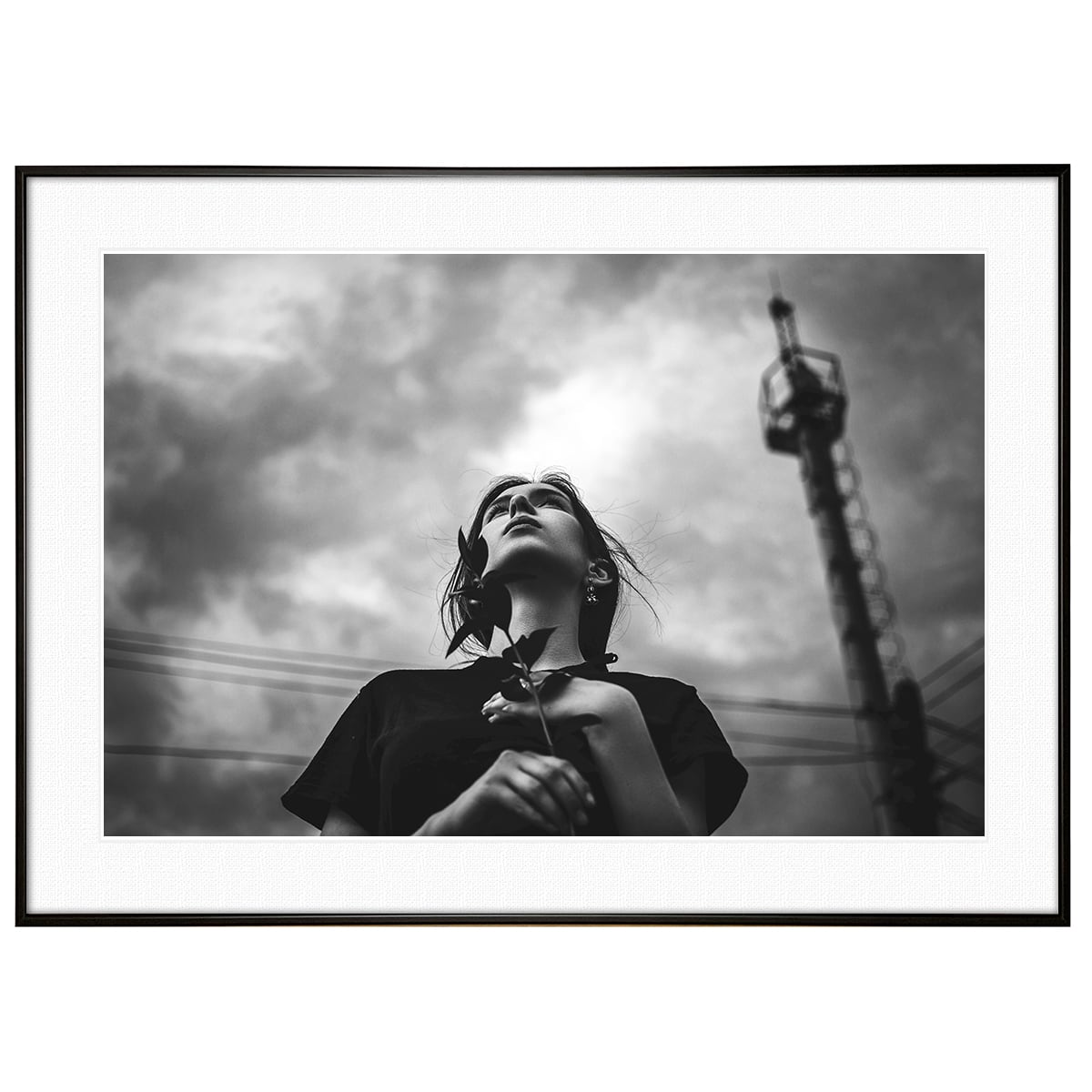 人物写真 空を見上げる女性 インテリアモノクロアートポスター額装 AS3097