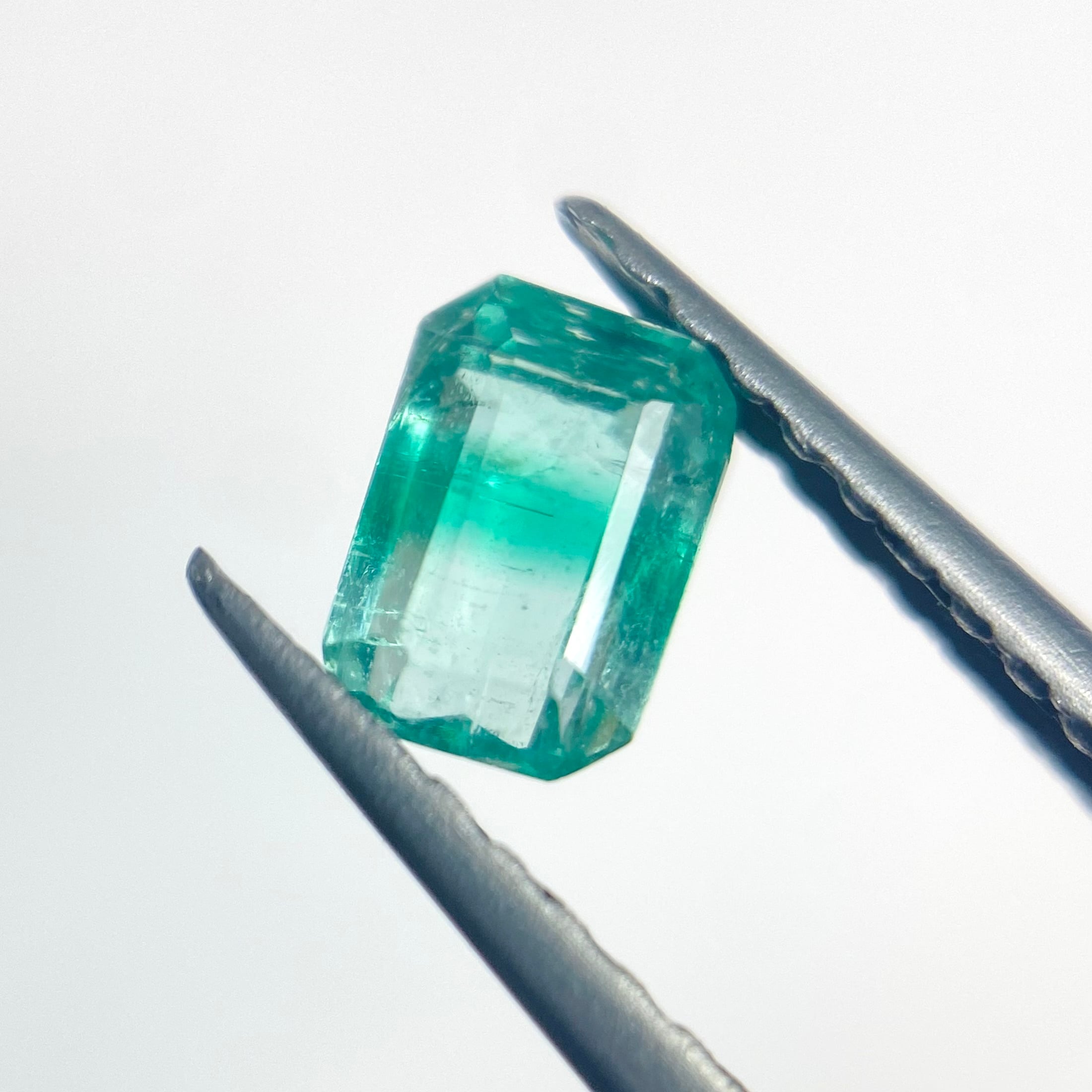 レアなバイカラーエメラルド