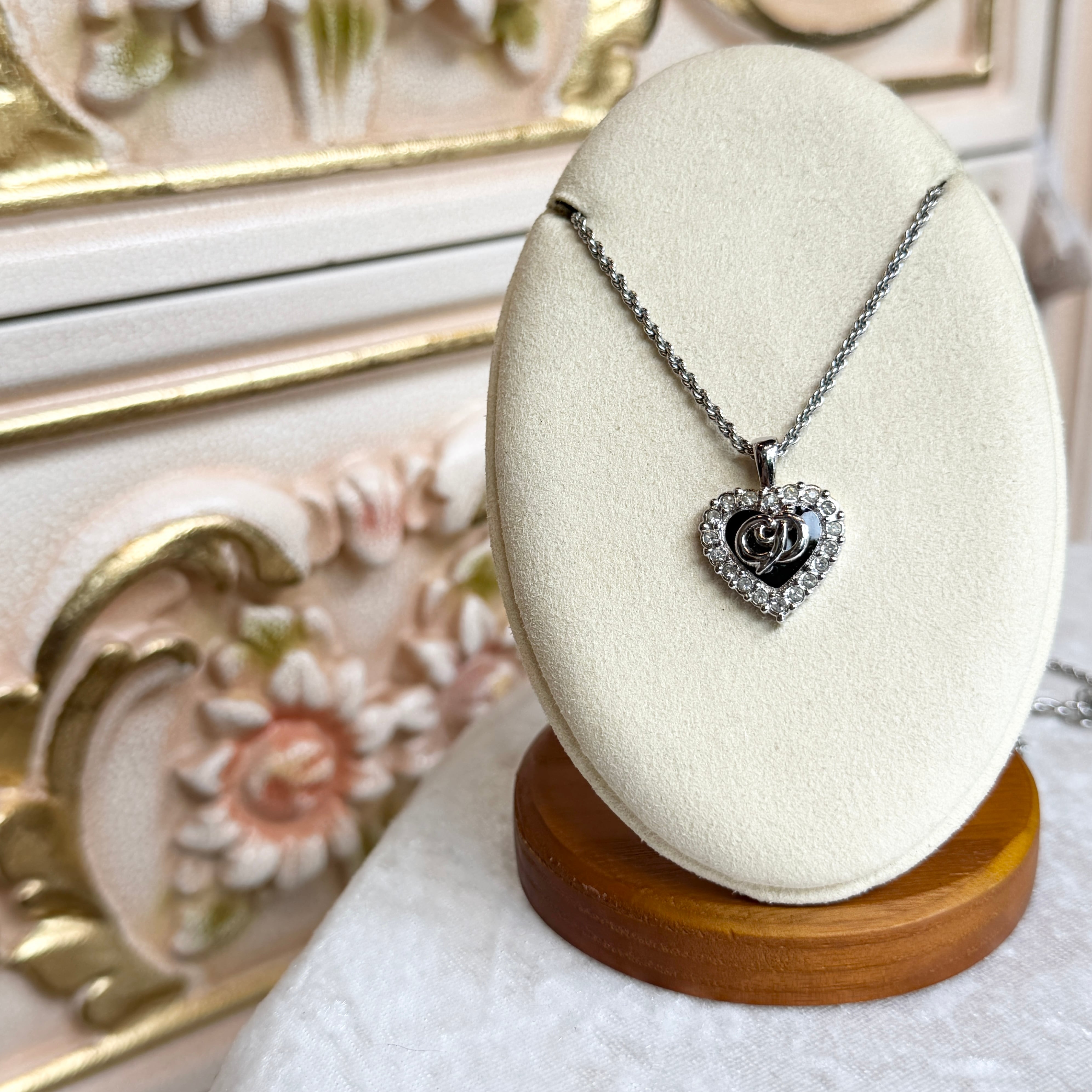 Christian Dior necklace | CHIMI VINTAGE