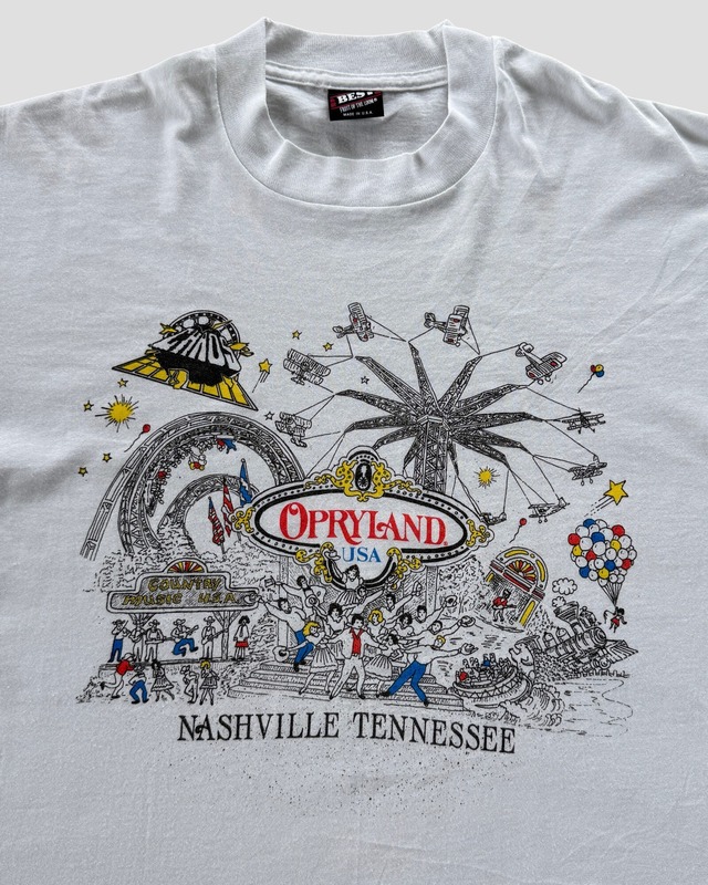-OPRYLAND- Vintage 90s L Print T-shirt made in USA