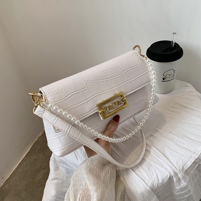 女性のスモールバッグ2020夏の新しいトレンディなワイルドパールショルダーメッセンジャーバッグネットレッドファッション脇バッグ Tiancai_Wing_Bag6505216