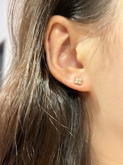 Mini clover pearl pierce