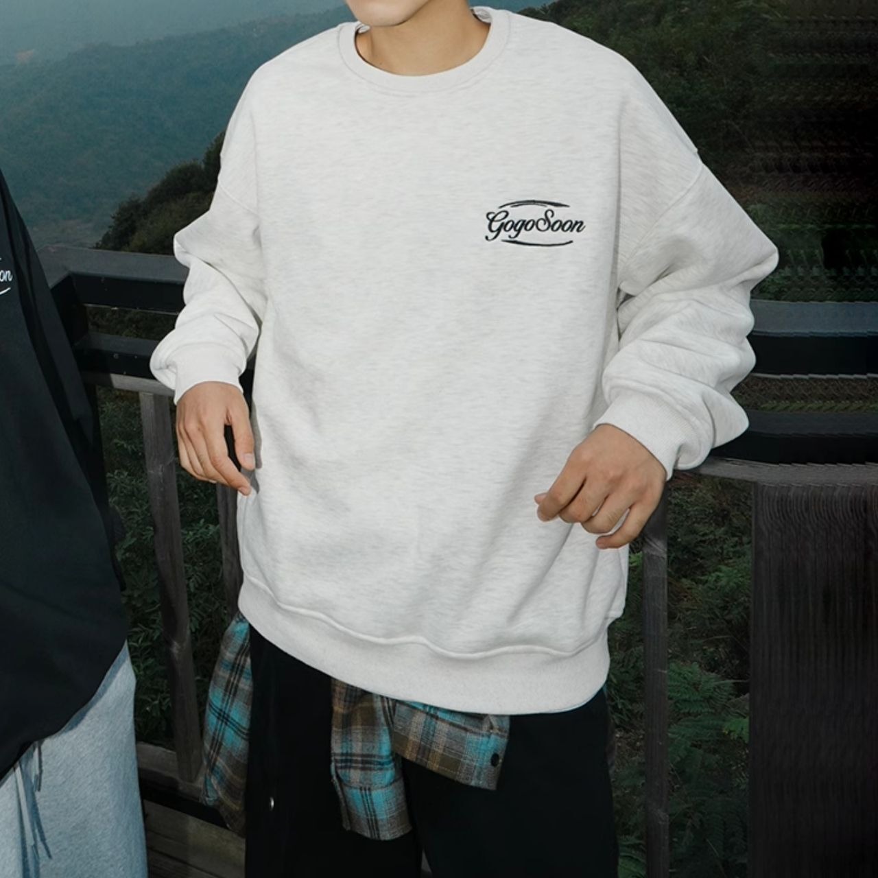 胸ロゴバックプリントスウェット　1048