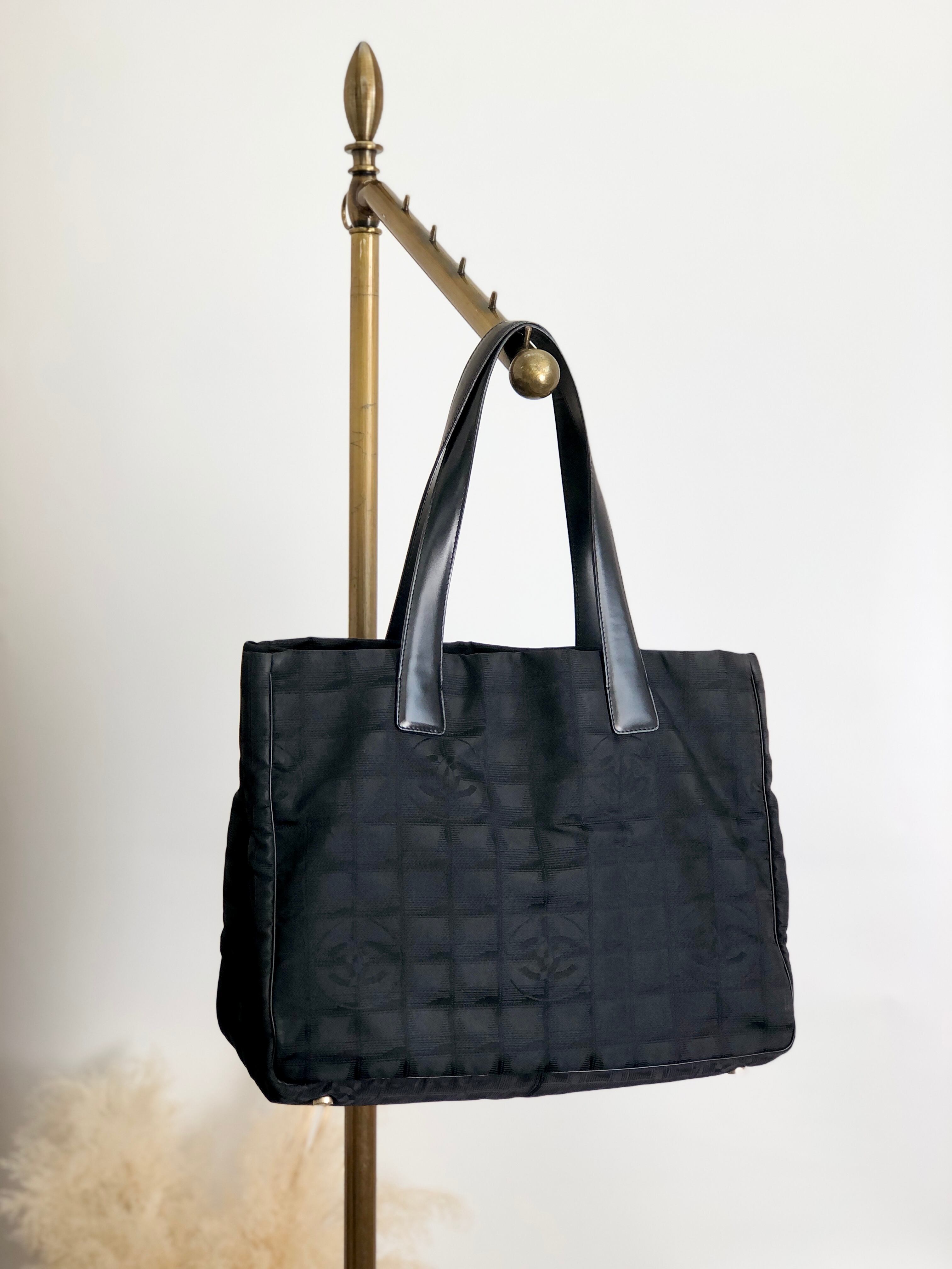 CHANEL シャネル ニュートラベルライン トートバッグ ブラック MM  