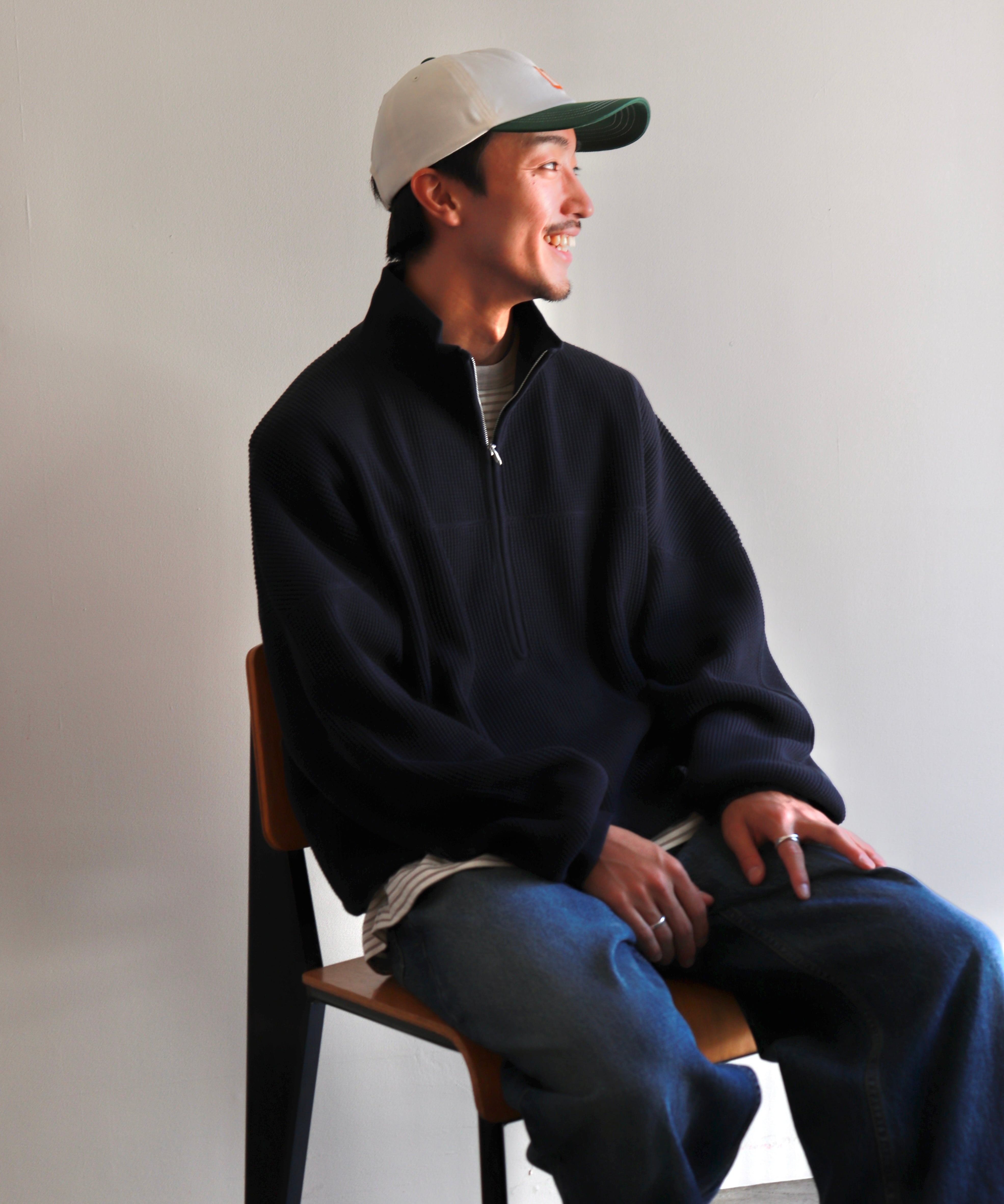 UNIVERSAL PRODUCTS. / 253-60105 WAFFLE FOOTBALL HALF ZIP SWEAT