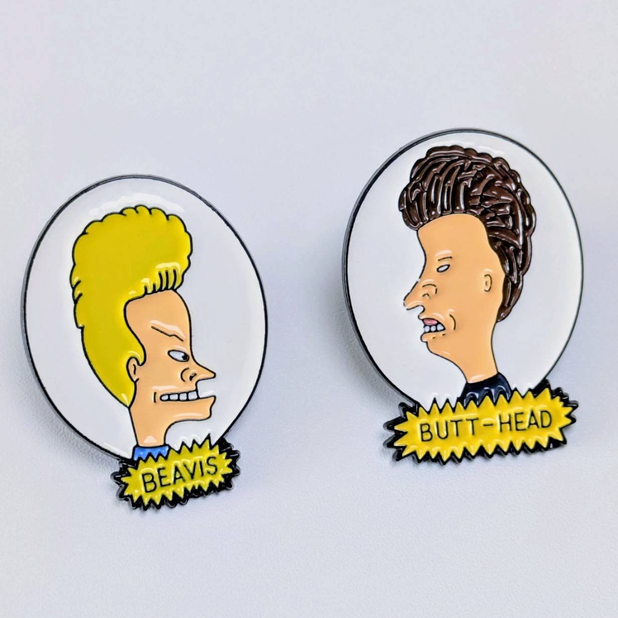 送料無料！ ★ピンズ PINS★ピンバッジ 【 Beavis and Butt-Head（ビーバスアンドバットヘッド）】2Pセット〚アメリカン雑貨 アメトイ〛