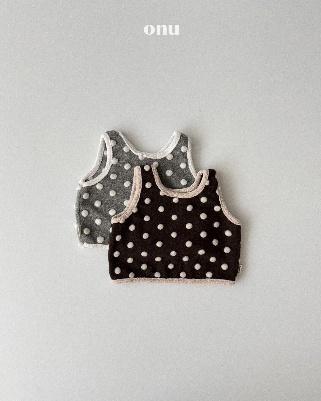 wool pom-pom vest【ONU】※12月中旬発送予定