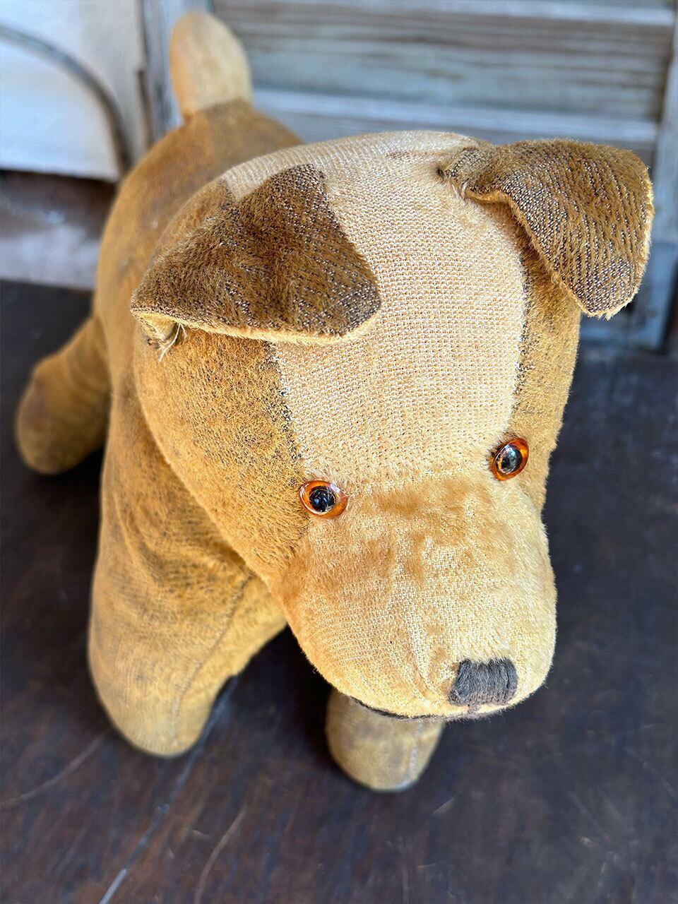 犬のぬいぐるみ イエローブラウン 耳折れ | Brocante de La Cocotte