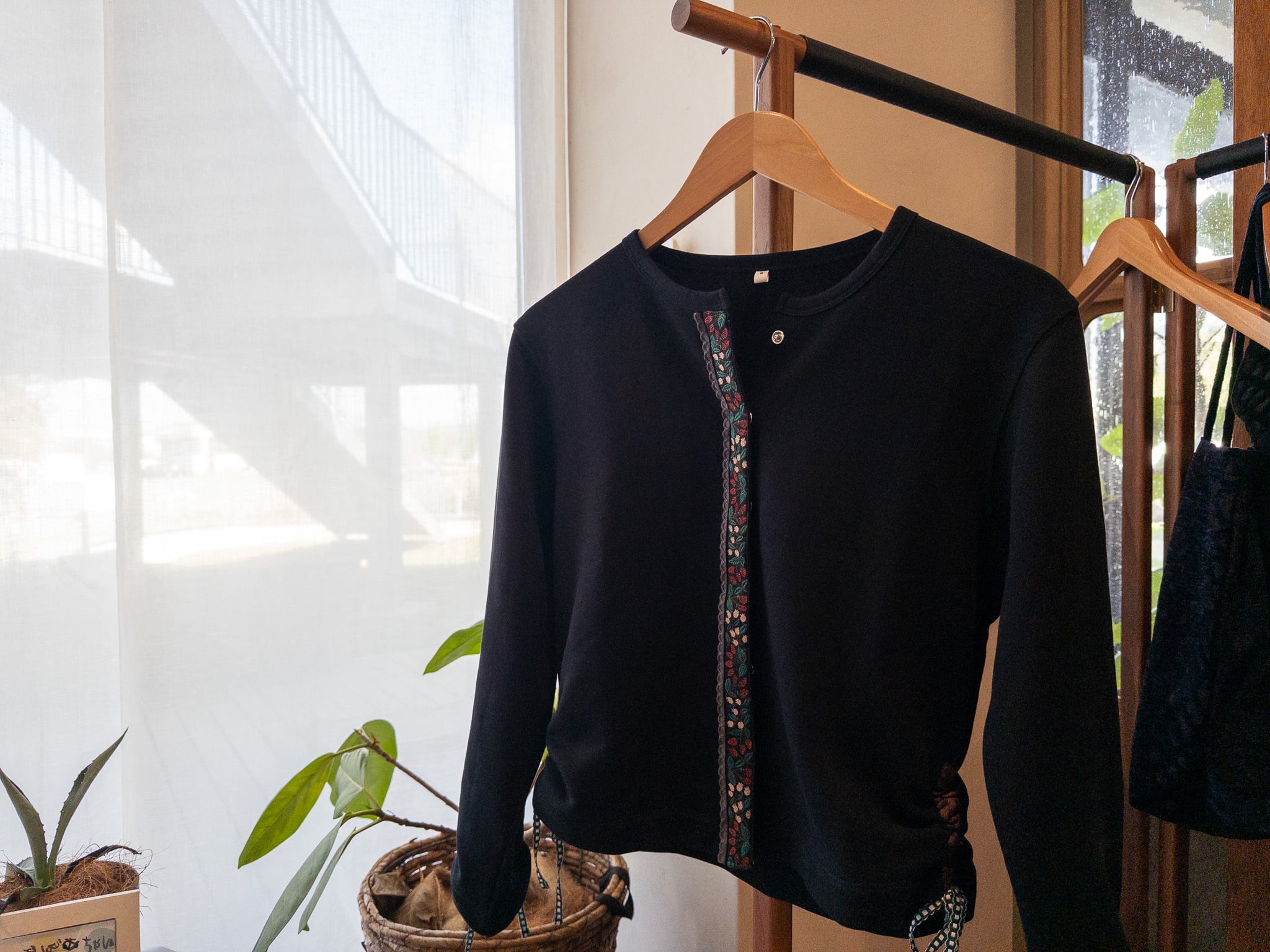 反物(15m)15%OFF 全3色 ベリー 25mm幅 チロルリボン | レピヤンリボン