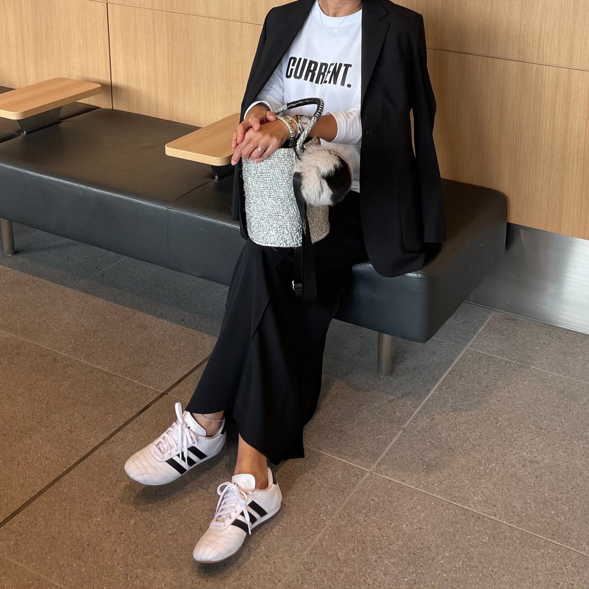 限定即納 】OVAL Shoulder Strap Kago-Bag & FUR / black x Wite mix