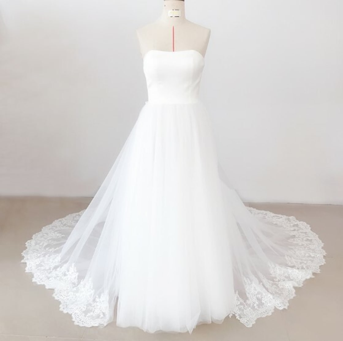 美品！ オーバードレス/スカートのみ ホワイト レース ロングトレーン  