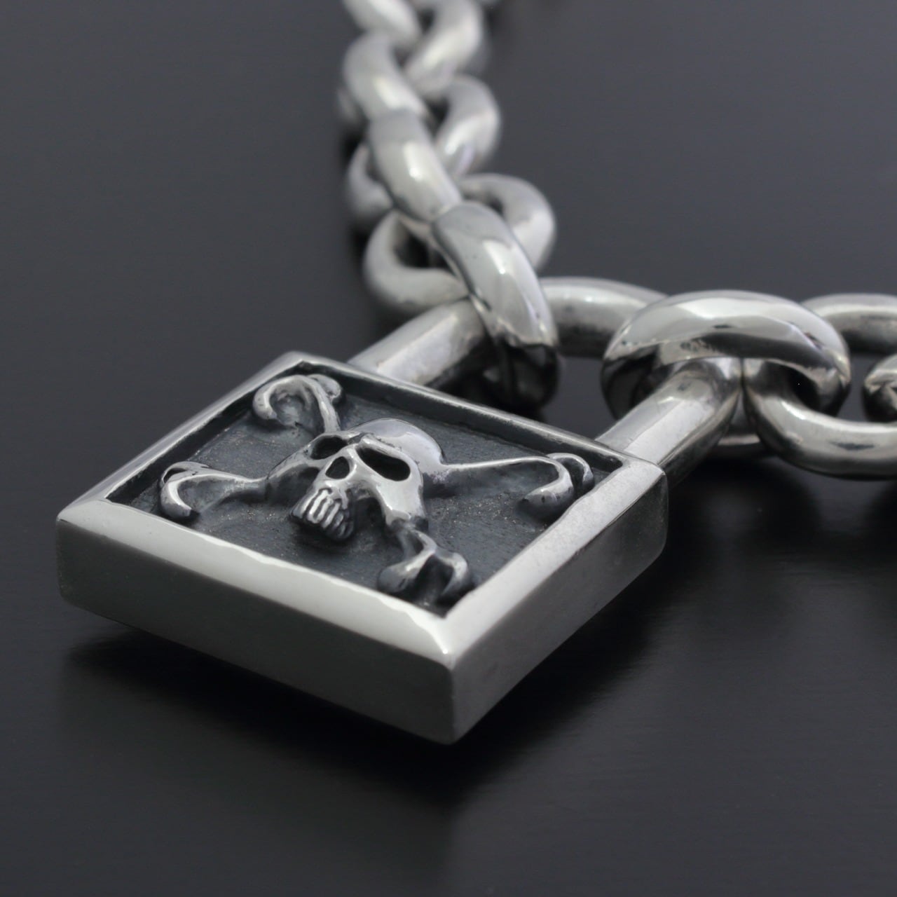 THIRTEEN DESIGNS official サーティーンデザインズ X BONE SKULL