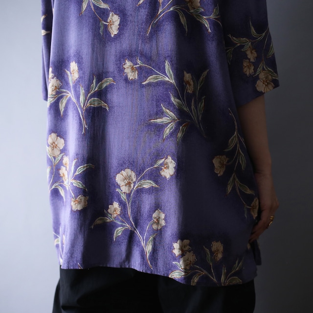 beautiful flower art pattern over silhouette h/s shirt