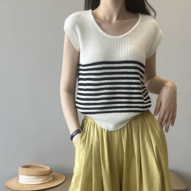 round neck border knit tops