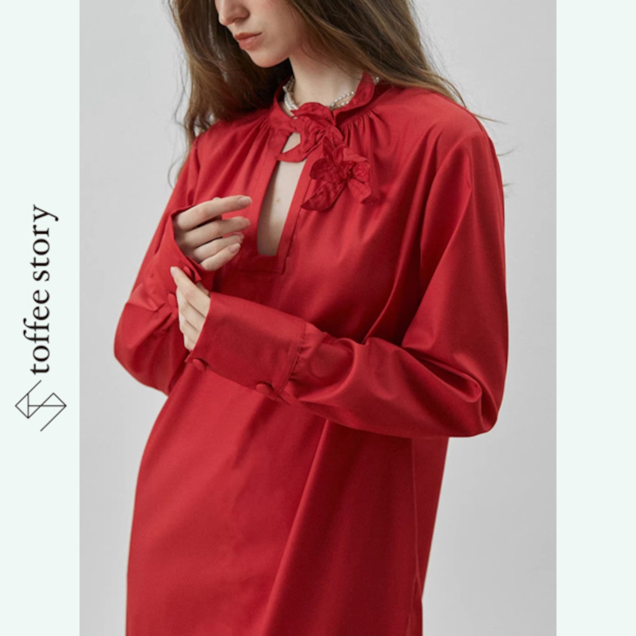 赤の記憶をまとう軌跡：フラワーシャツワンピース《XU0267》