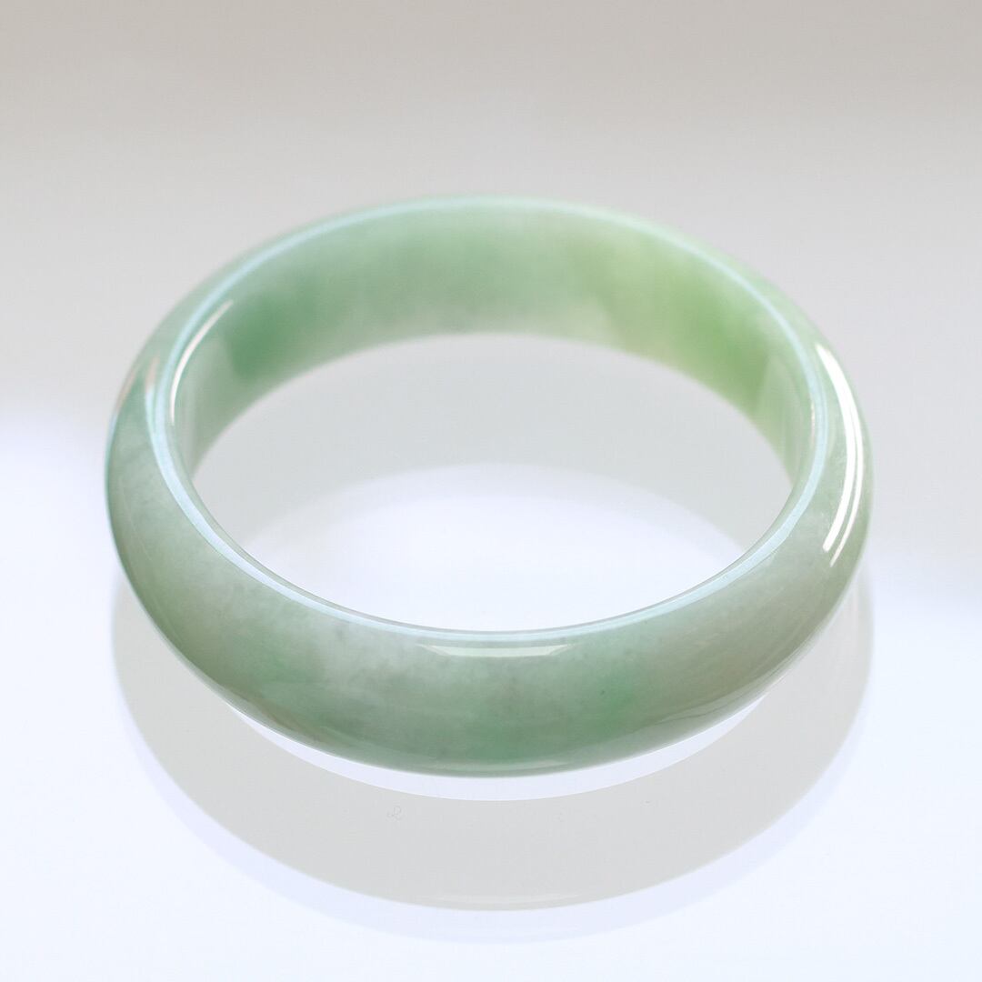 内径 約52mm×47mm 】グリーンアップルのような色が魅力的バングル A貨