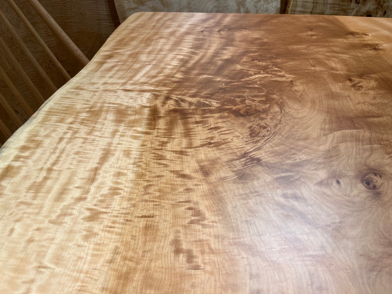 栃（トチ） 全面杢 一枚板 2500×850-980-1060×50 221352 | 千年