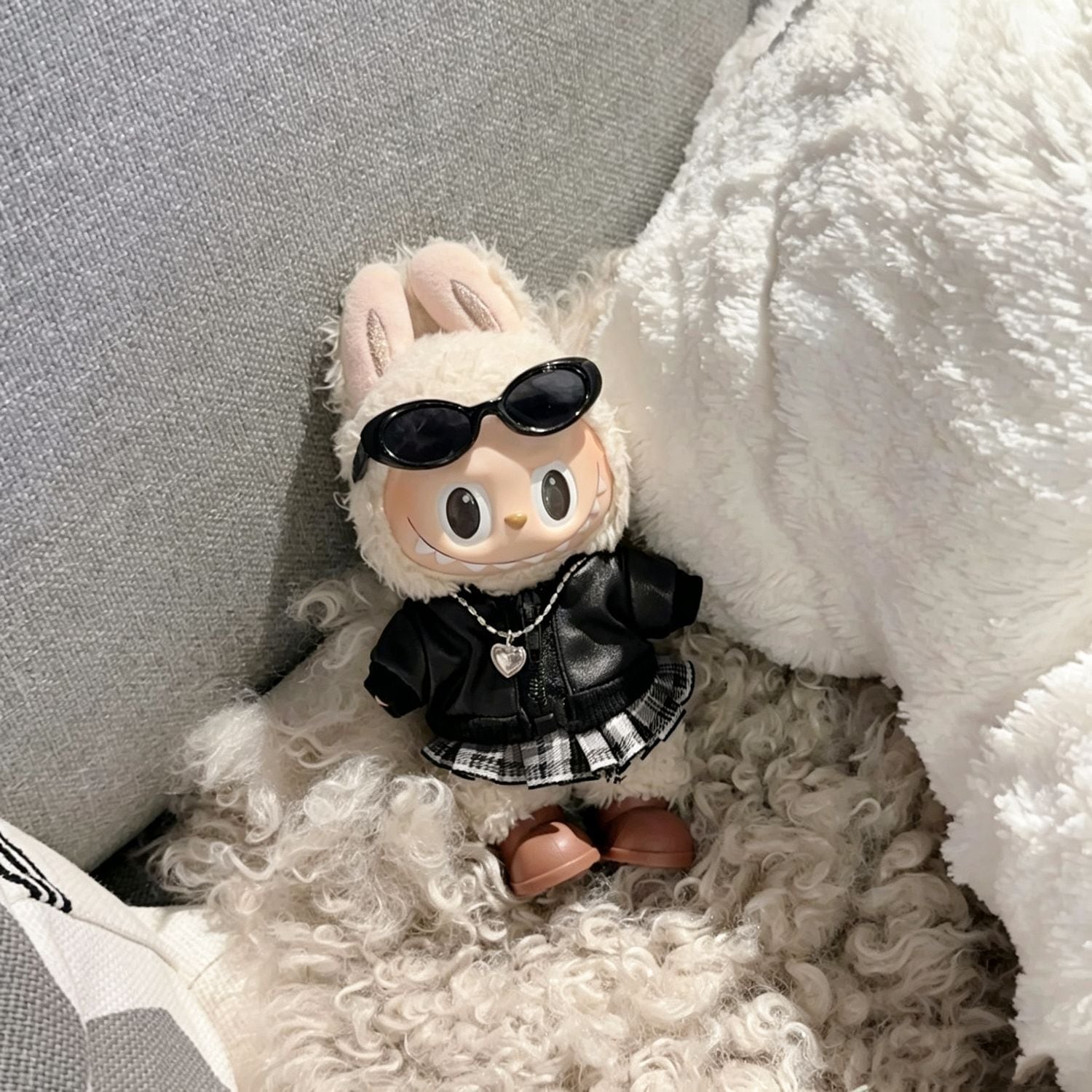 LABUBU 1〜3代用 おしゃれ ジャケット+チェック柄スカート+ネックレス+