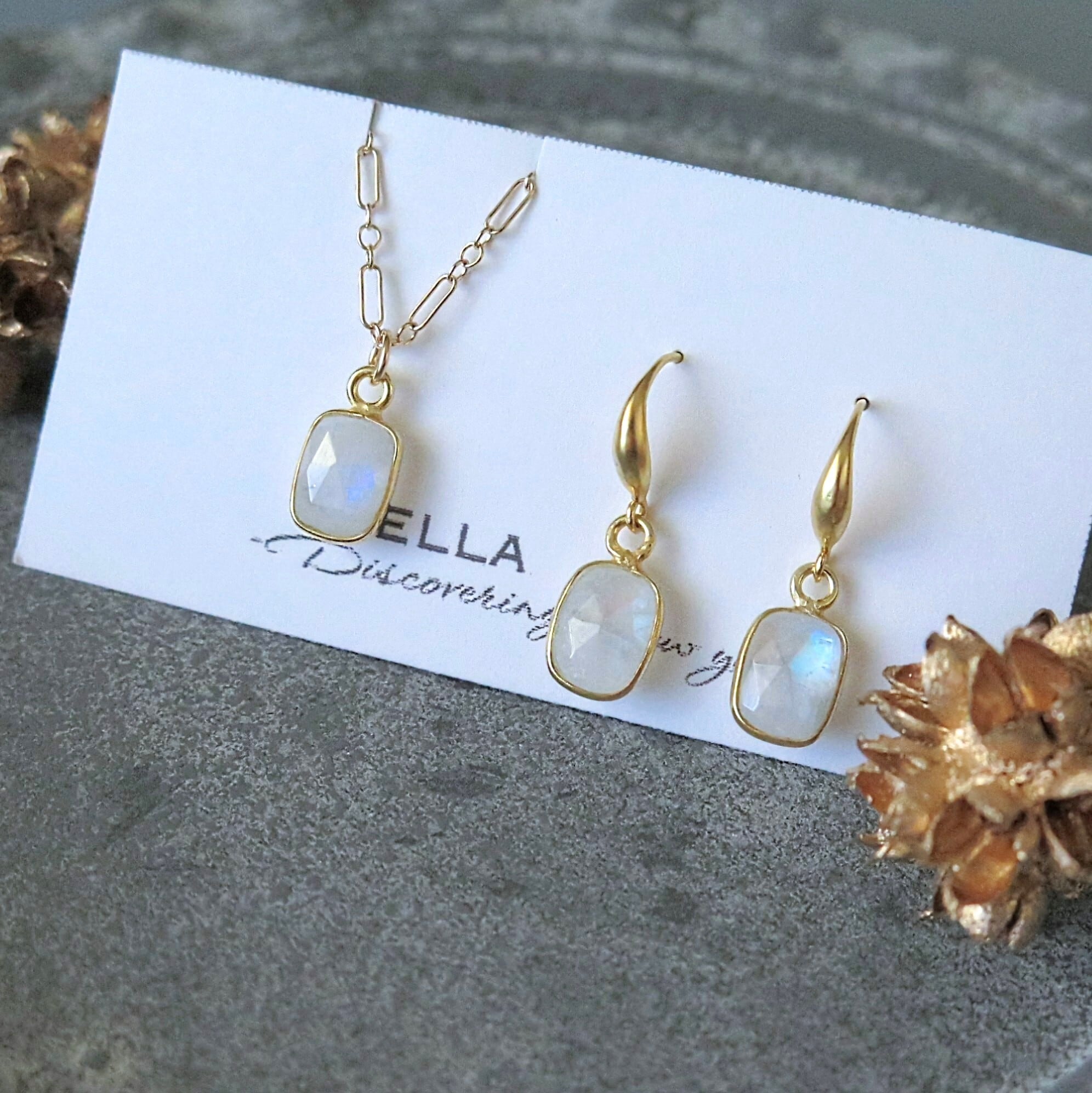 14kgf アンデシンラブラドライト ホワイトシェル×水晶 ピアス