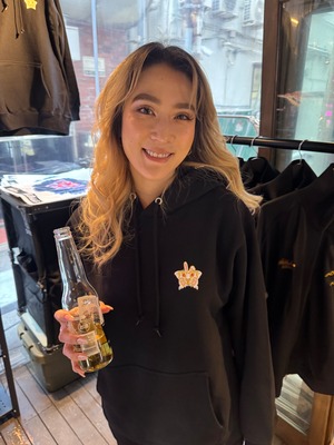 蛾虎ビットパーカー