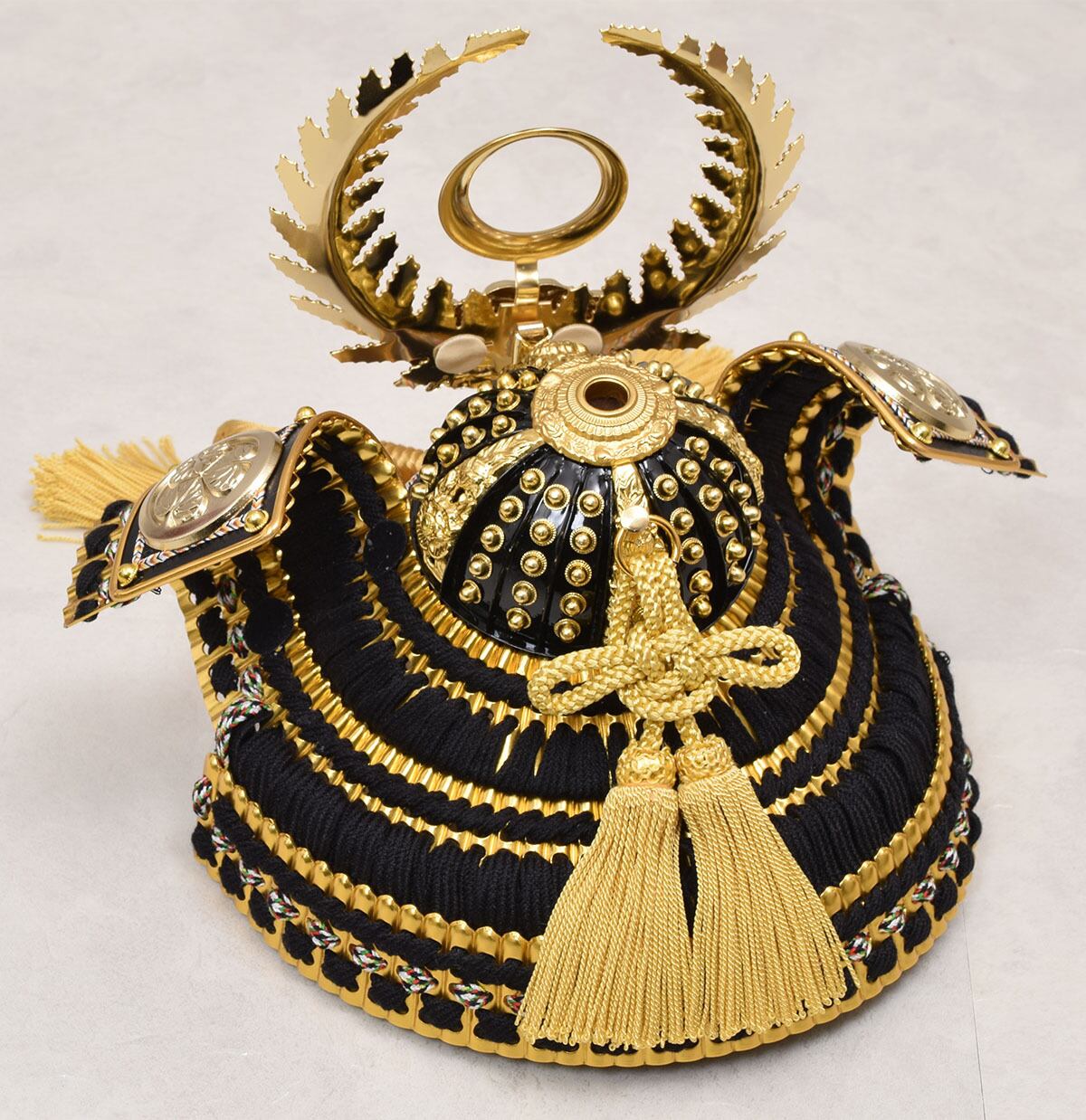 兜飾り【双葉葵・黒金】徳川家康公兜｜おしゃれ｜モダン｜スタイリッシ