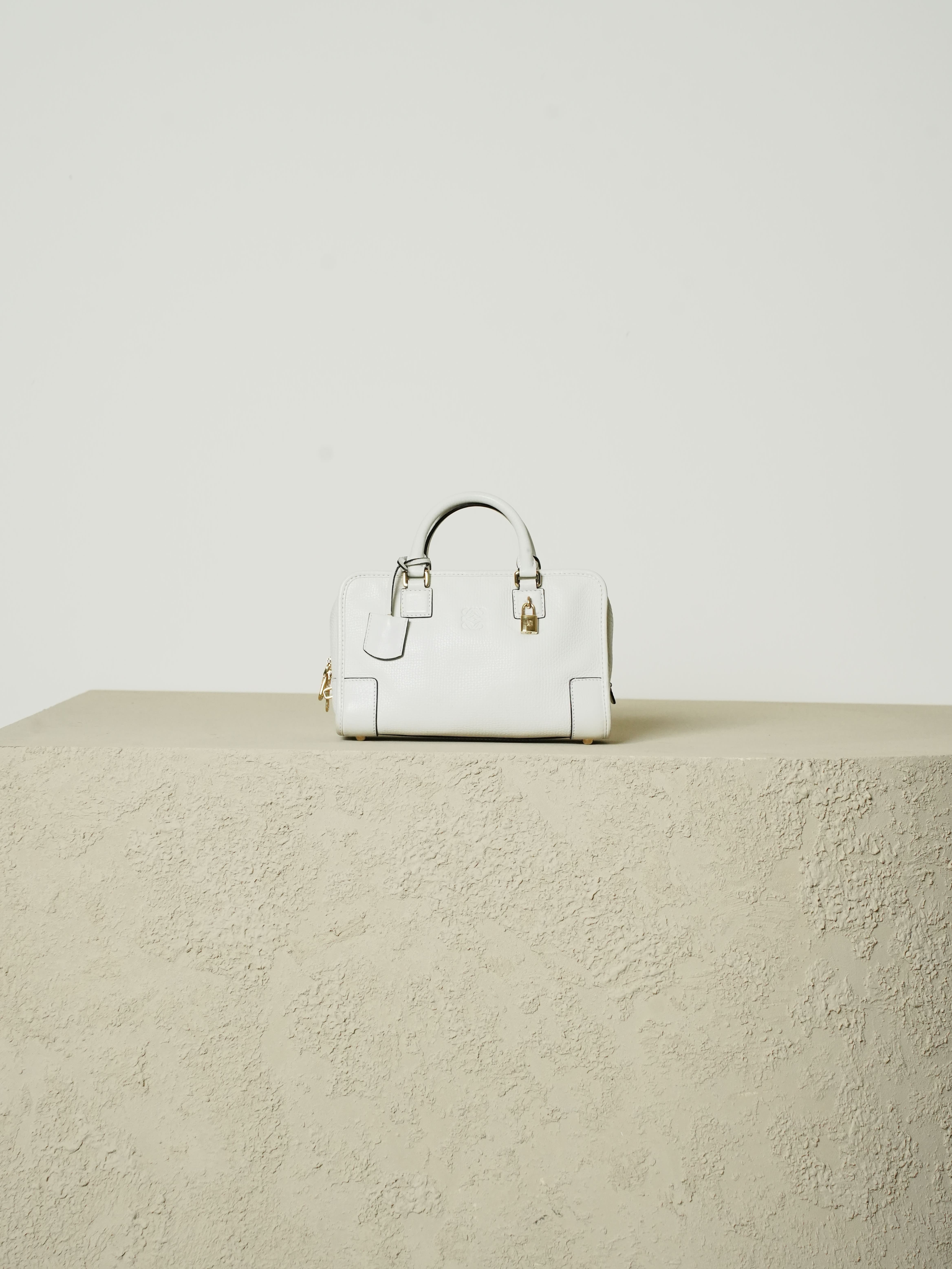 ロエベ LOEWE アマソナ75 ホワイト バッグ LOEWE | Raum Vintage