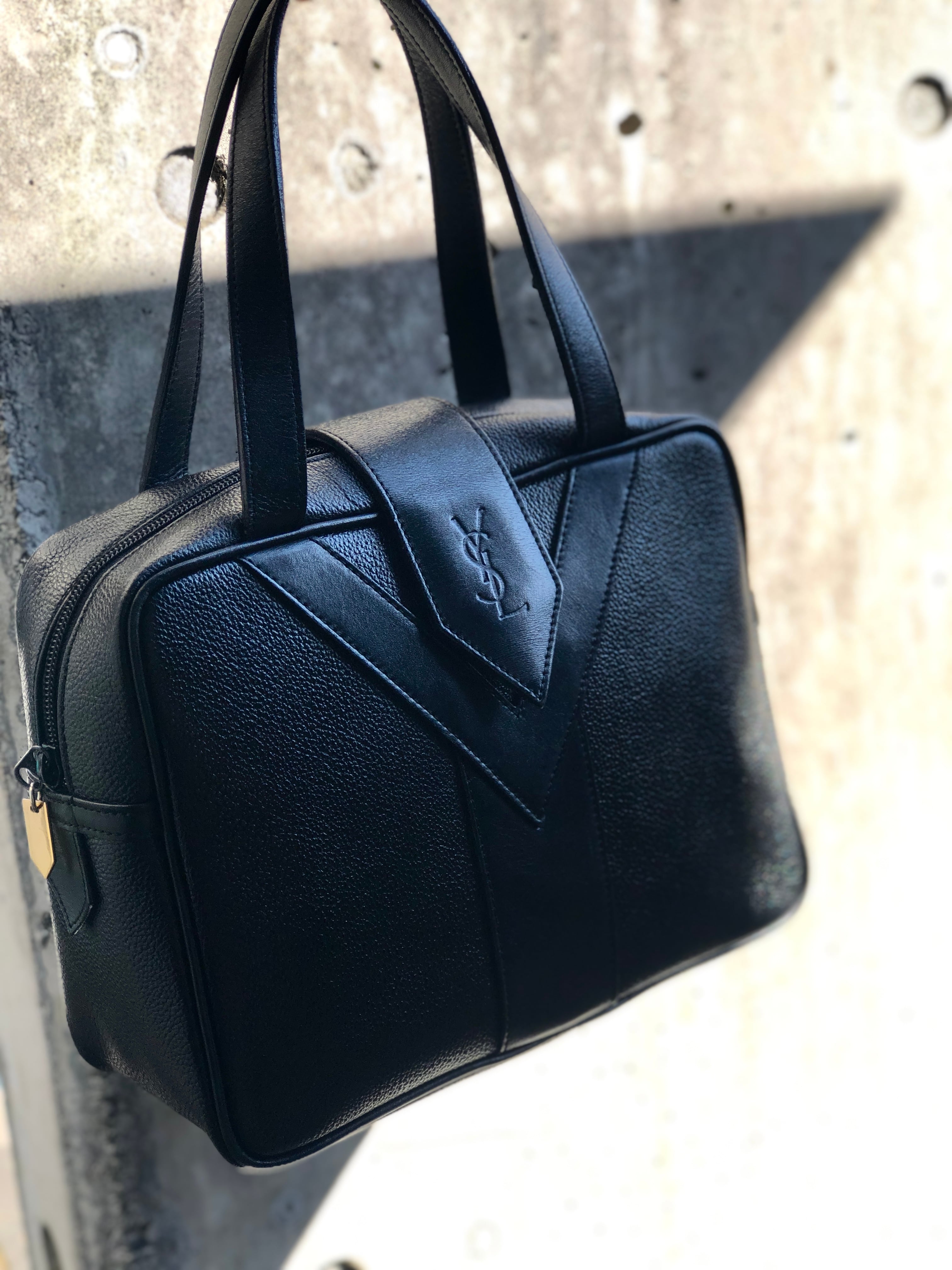 Yves Saint Laurent イヴ ・サンローラン YSL型押し エンボスレザー ...