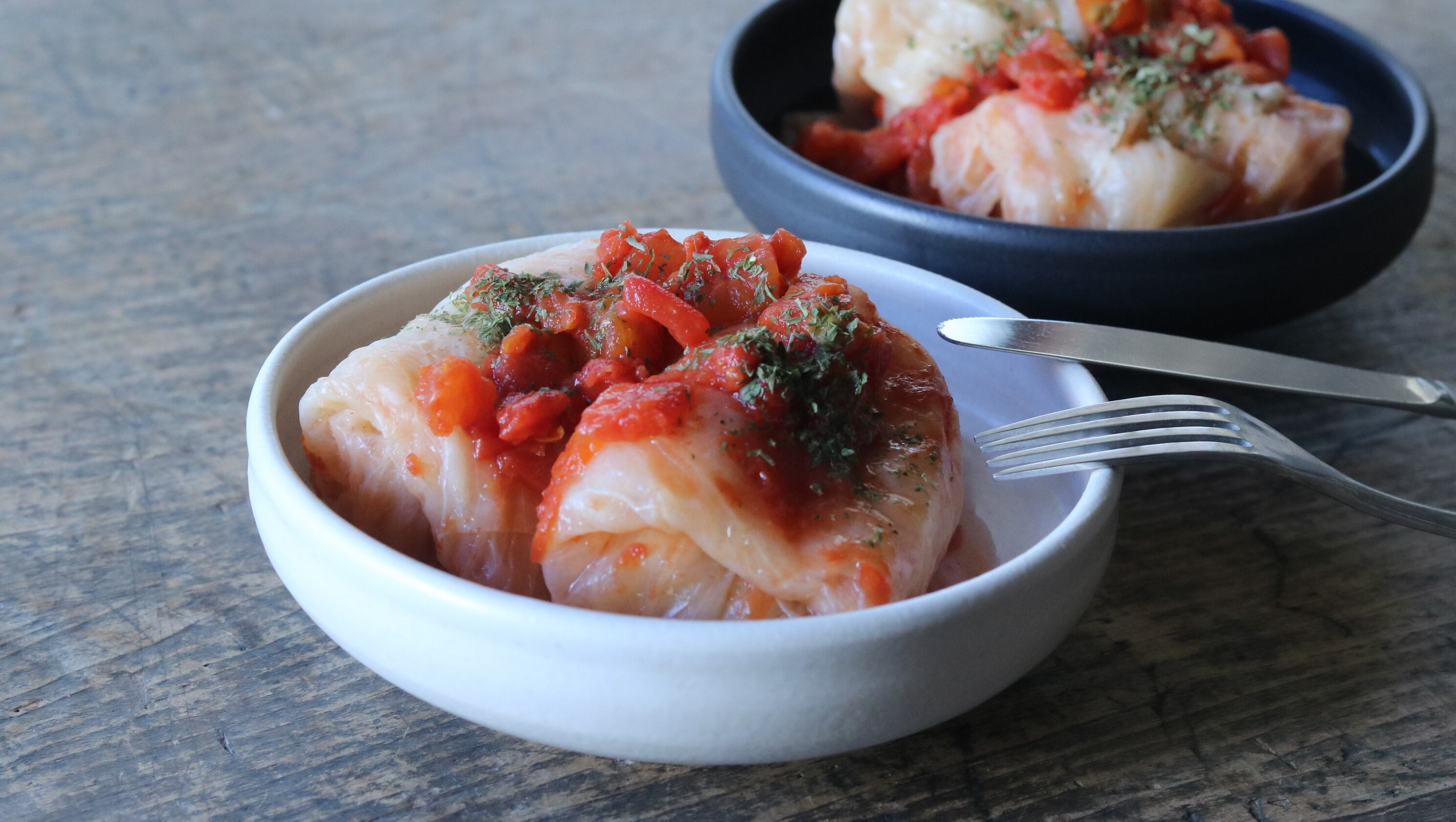 芸術\r 純黒\r 円形\r 陶磁器\r 台の上の鉢\r 単鉢 トイレ 復古 芸術 純黒 円形 陶磁器 台の上の鉢 単