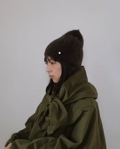 FOURAM - Fox Cashmere Knit Cap ：Brown｜固定ピンブローチ／起毛の陰影