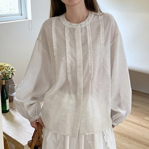 cool and elegant round neck shirt