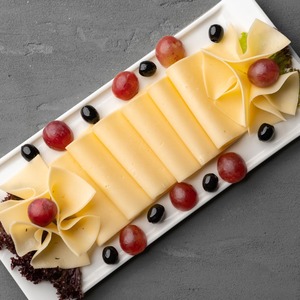 グラスフェッド アメリカ産 モントレージャック 4mmスライス 800g｜セルロース不使用・ご注文ごとにカット Grassfed Monterey Jack Sliced 4mm 800g – Fresh Cut & Cellulose Free