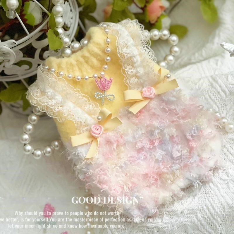 【海外ハンドメイド】ふんわりニットとボアレースのサロペット風ベスト 犬服 00635