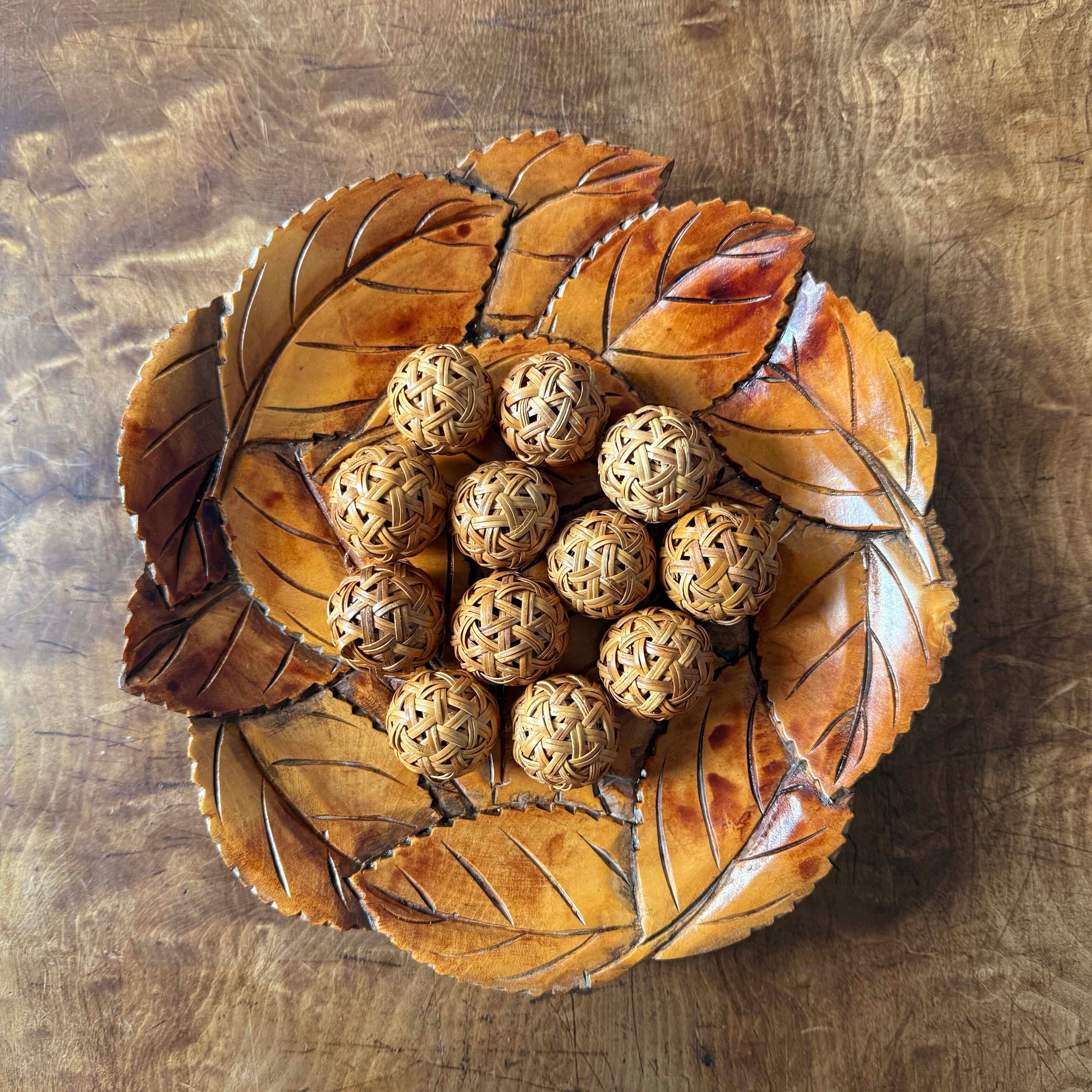 猫玉(籐の編み込み郷土玩具)