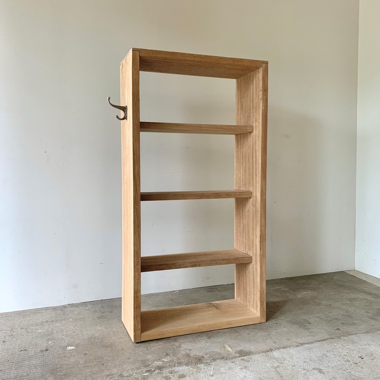 フックの付いた棚　ディスプレイ棚　古家具　0729