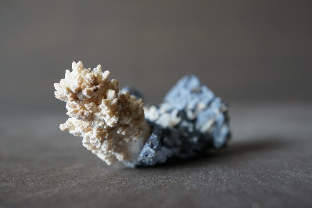 希少形状カルサイト/ガレナ  Calcite/Galena 1074