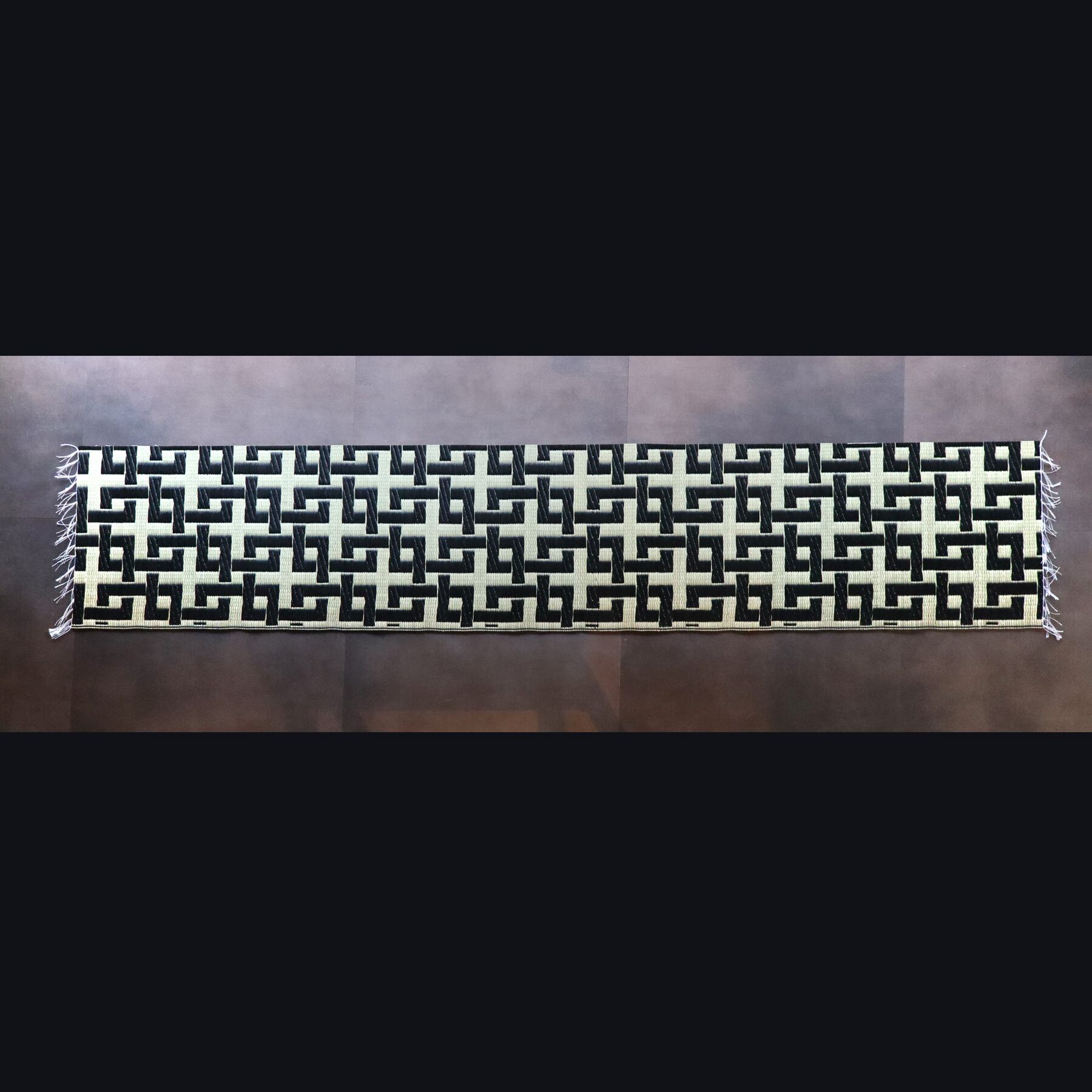 Tatami Table Runner (Rush Grass) 角紋 |黒白(こくびゃく)