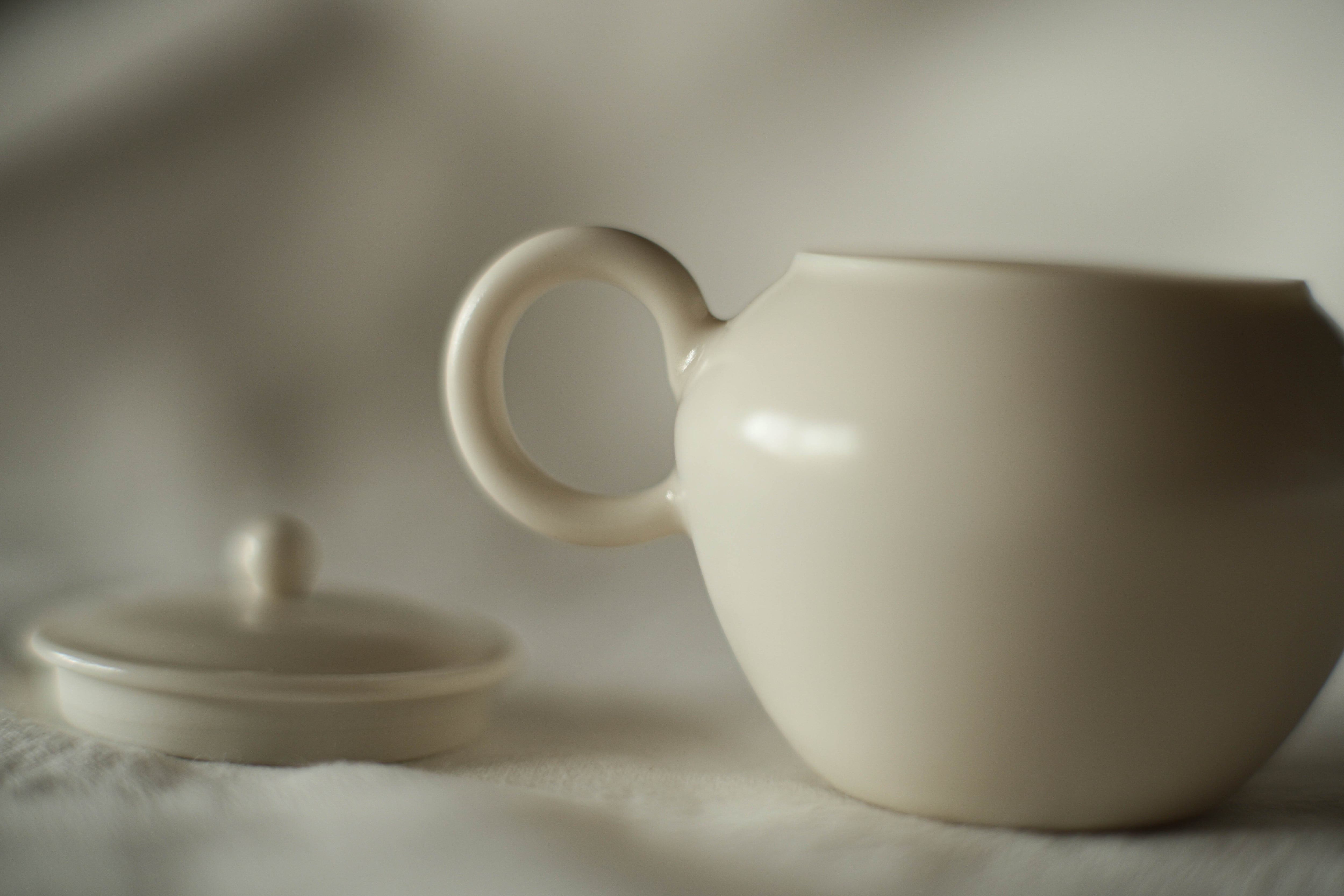 徳化薄胎薪窯白磁茶壺 長月天（ろくろ引き/満水容量92cc） | 北白川糕糰店