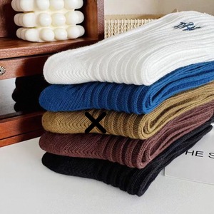 Script embroidery crew socks 1485