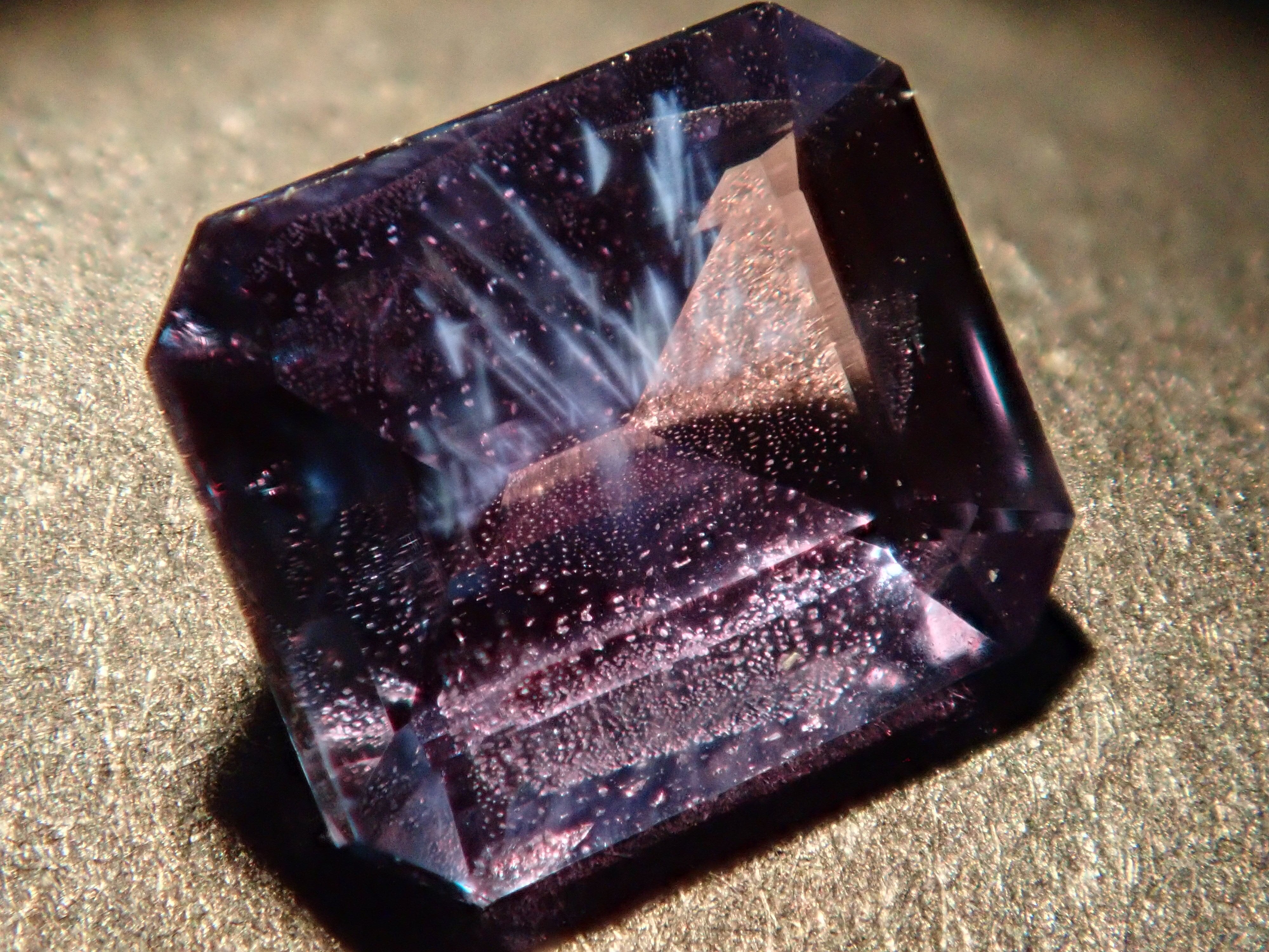 ヘマチタ産アレキサンドライト 原石 ブラジル/ヘマチタ産アレキサンドライト 0.23ct - IRODORI STONE