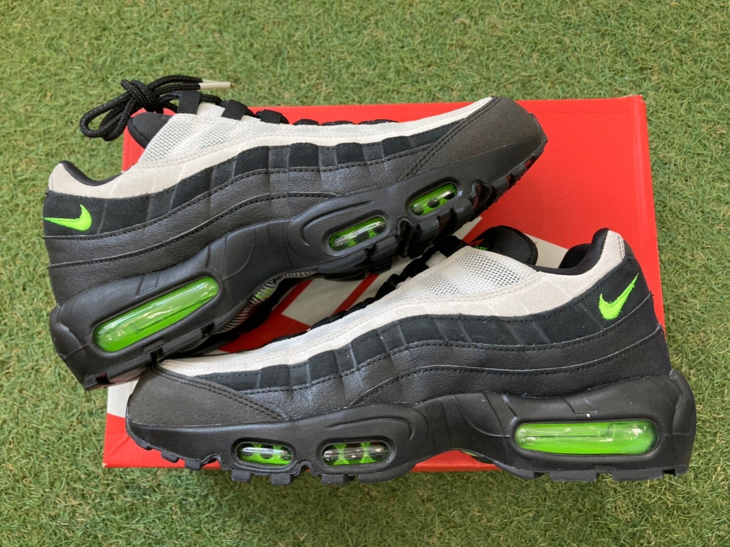 NIKE AIR MAX 95 ESSENTIAL BLACK/ELECTRIC GREEN AT9865-004 27.5cm