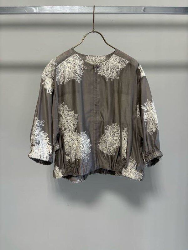 【3月頃入荷次第お届けのご予約】 MARGAUX VINTAGE/マルゴーヴィンテージ 刺繍ZIPシアーブルゾン MG JK - 27023 - S